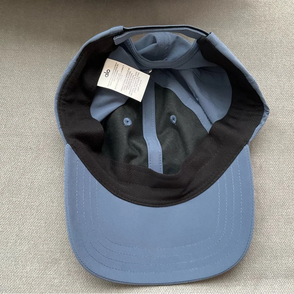 Alo Yoga Performance Off-Duty Cap Bluestone